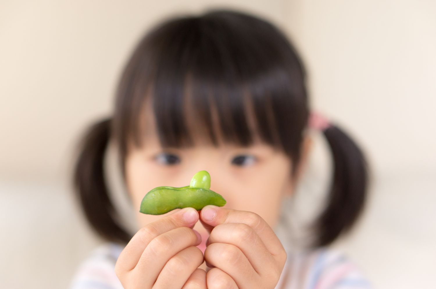 http://www.lifeline.de/img/gesund-essen/origs134710/0289472784-w1500-h1500/edamame-snacken-wie-in-japan.jpg