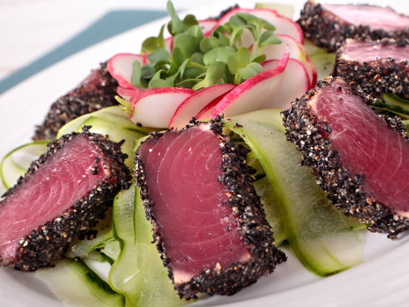 Thunfisch enthält Omega-3-Fettsäuren