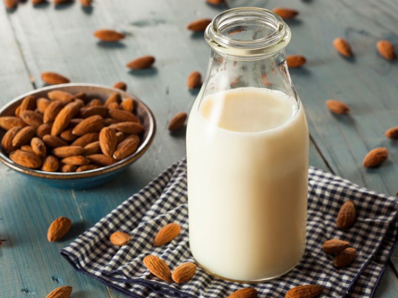 Mandelmilch: Nussiger, gehaltvoller Milchersatz