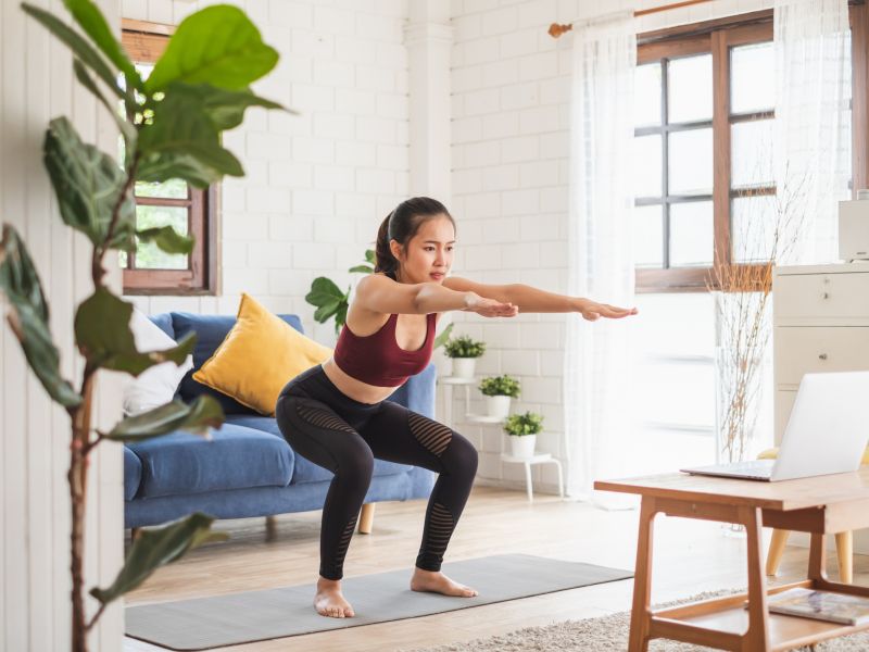 Squats: Der effektive Klassiker im Home Workout