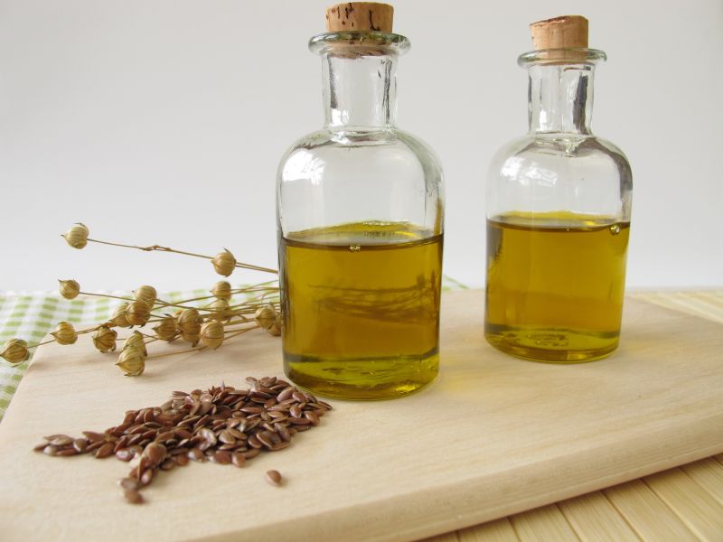 Leinöl: Pflanzenöl aus Leinsamen