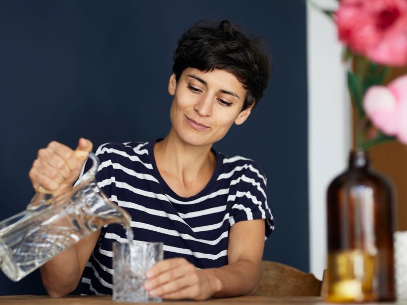 Viel trinken bei Verstopfung als Hausmittel