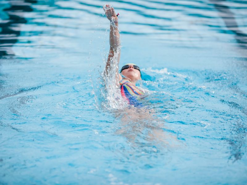Schwimmen gegen Rückenschmerzen