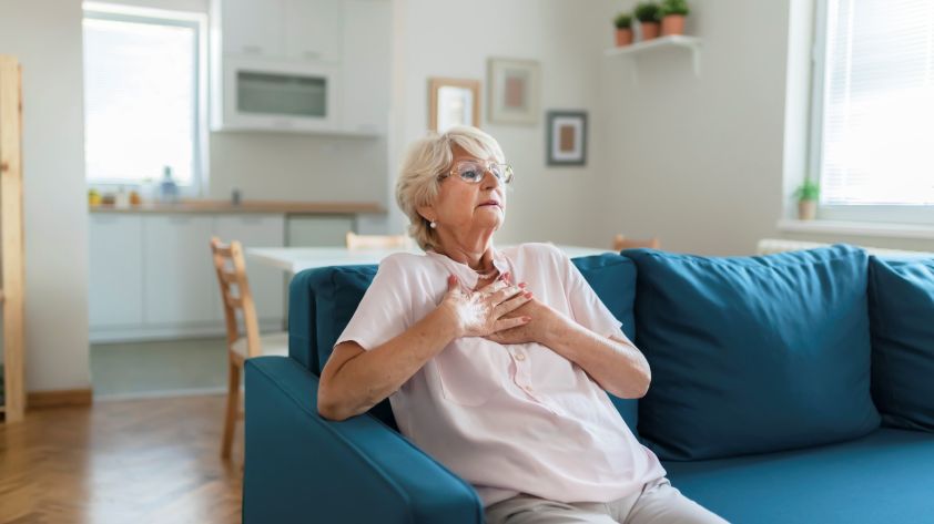 Herzinfarkt bei Frauen: So erkennen Sie die Symptome