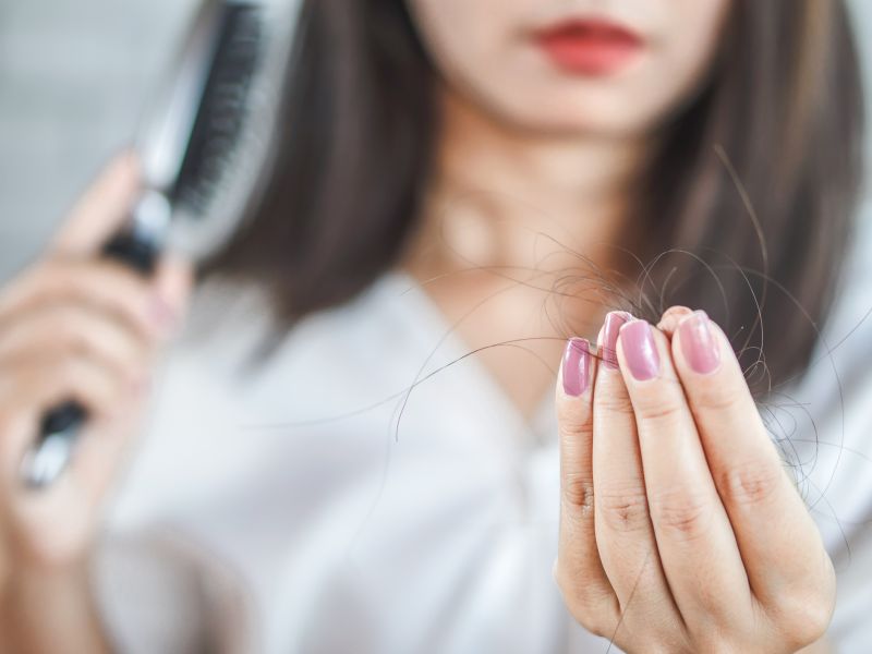 Haarausfall ist Symptom bei Zinkmangel