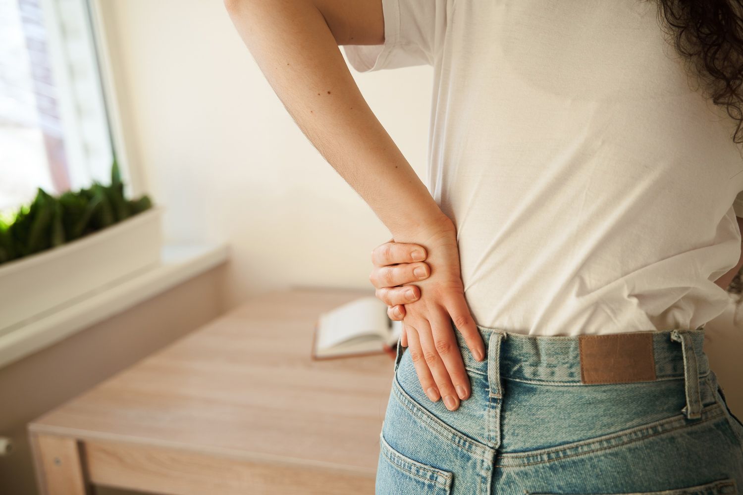 Lumboischialgie • Symptome, Ursachen, Behandlung & Übungen