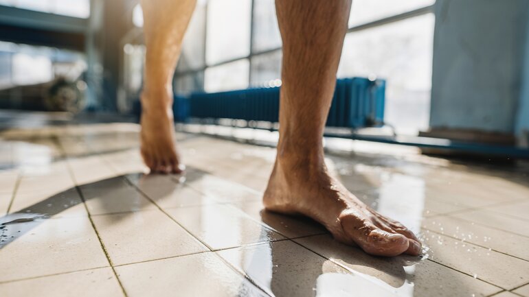 Lässt kaltes Wasser den Penis schrumpfen?