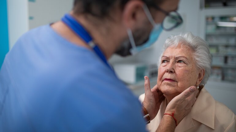 Altersleukämie: Vergrößerte Lymphknoten als Symptom