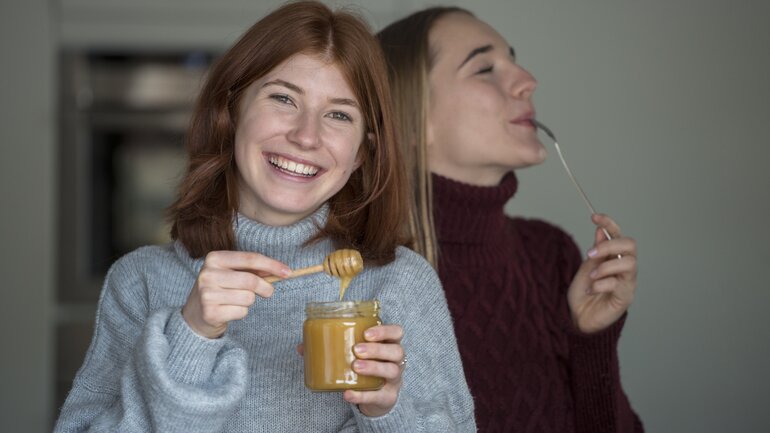 Honig ist Hausmittel gegen Aphthen