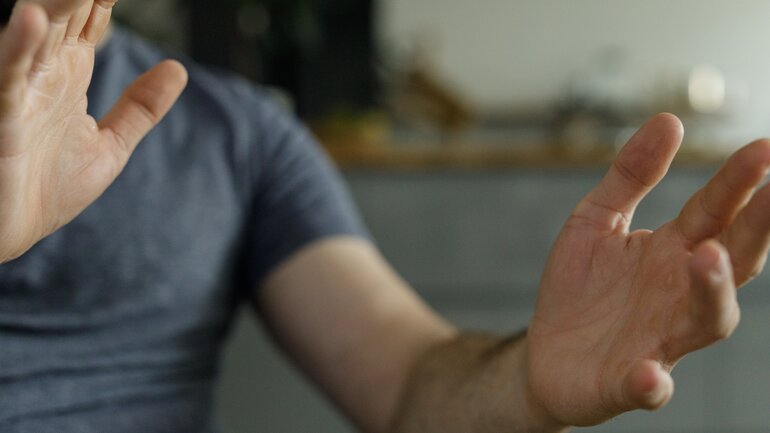 ASMR-Trigger: Handbewegungen