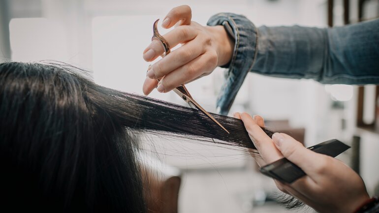 ASMR-Trigger: Haare schneiden