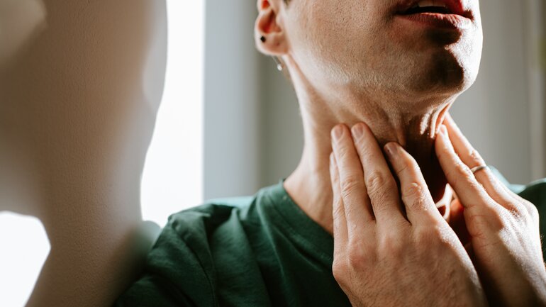 Hilft Sperma gegen Halsschmerzen?