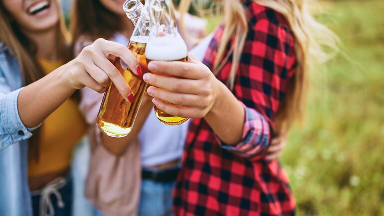 Vorsicht mit Alkohol bei Rheuma