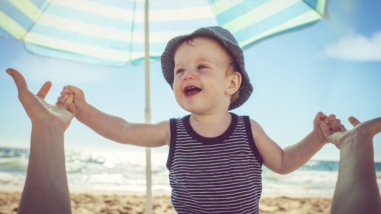 Kinder brauchen besonderen Sonnenschutz
