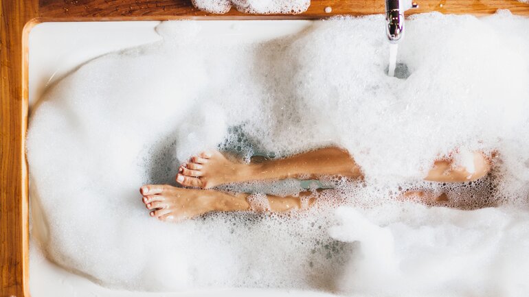 Hausmittel gegen Übelkeit: Baden