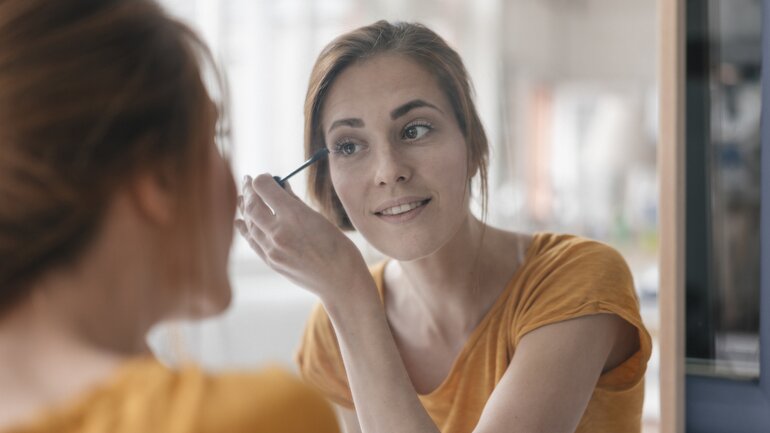 Juckende Augen: Kosmetik und Make-up