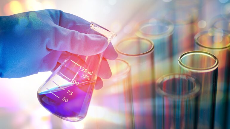 Augenkontakt mit Chemikalien und Putzmitteln
