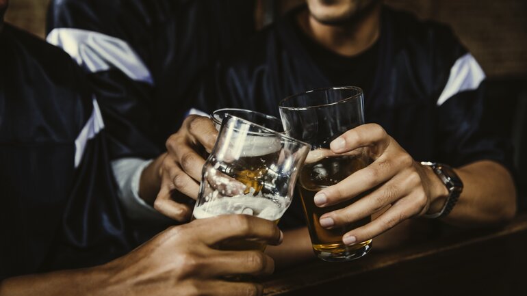 Alkoholkonsum belastet nicht nur die Leber