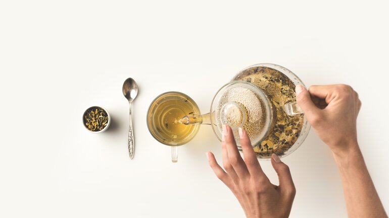 Kräutertee beruhigt bei Stress