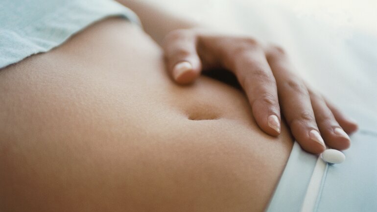 Bauchmassage lindert Magenkrämpfe