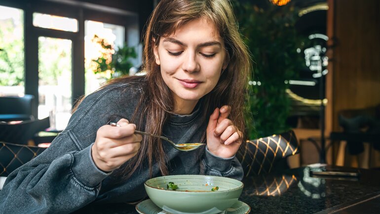 Brühe und Suppen sind magenschonende Kost