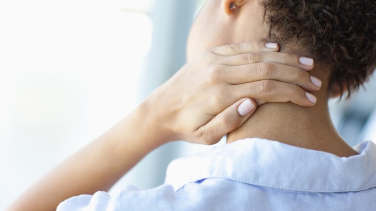 Verspannungen sind ein Symptom bei Magnesiummangel