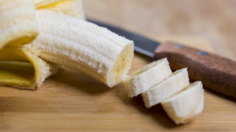 Lebensmittel mit Melatonin: Banane vor dem Schlafen