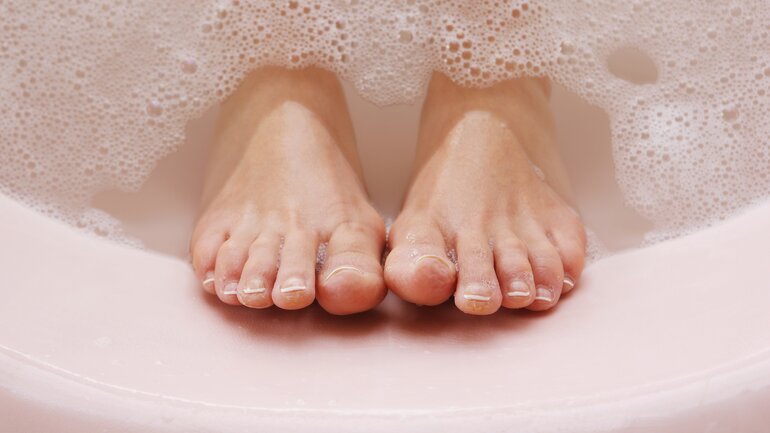 Nagelpilz vorbeugen: Gute Fußhygiene