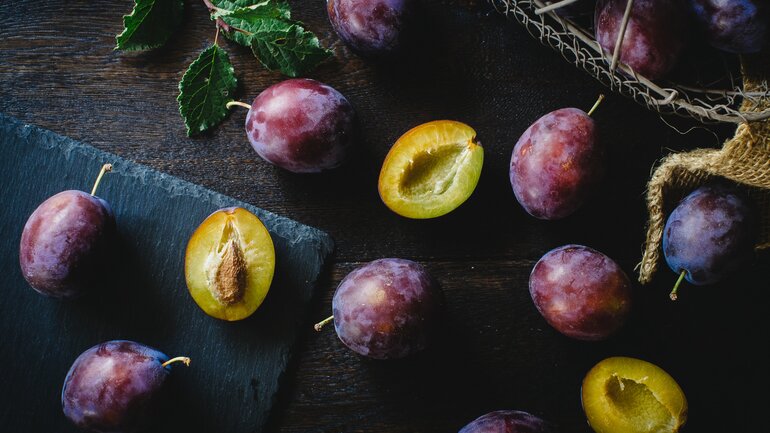 Zwetschgen sind Obst mit wenig Fruchtzucker