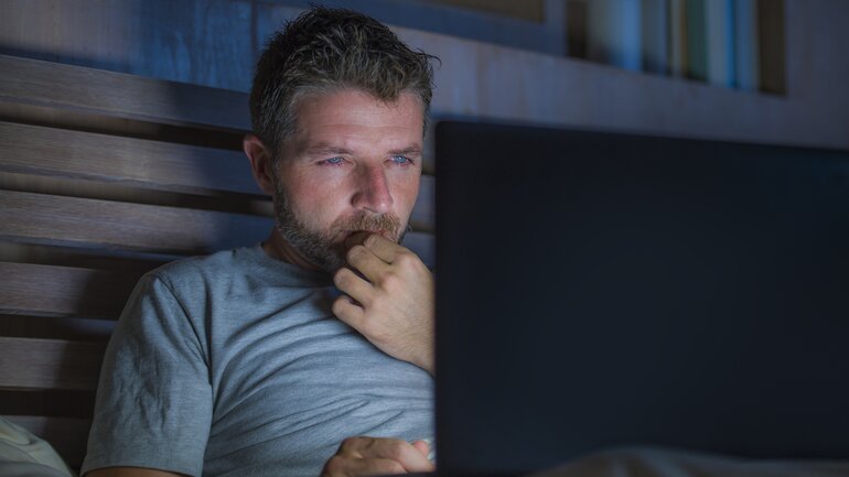 Anzeichen von Sexsucht: Hoher Pornokonsum