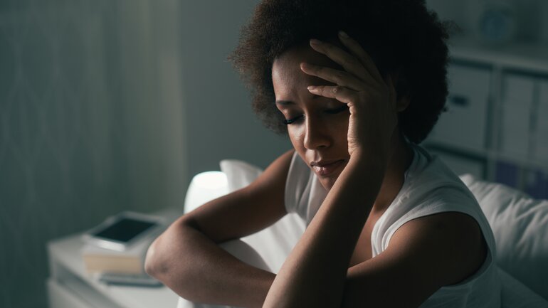 Schlafstörungen und Müdigkeit durch Stress