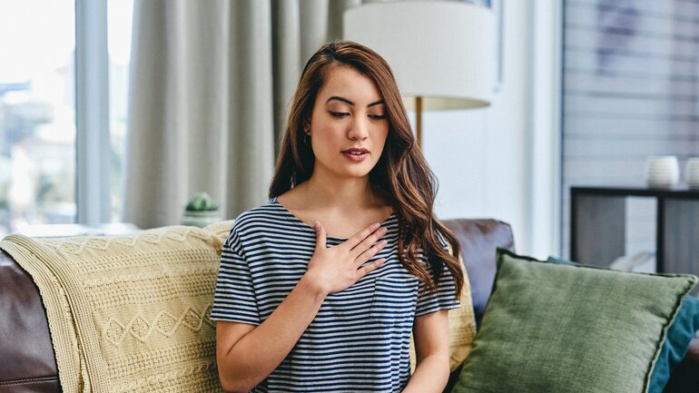 Kurzatmigkeit ist bei Stress ein Symptom