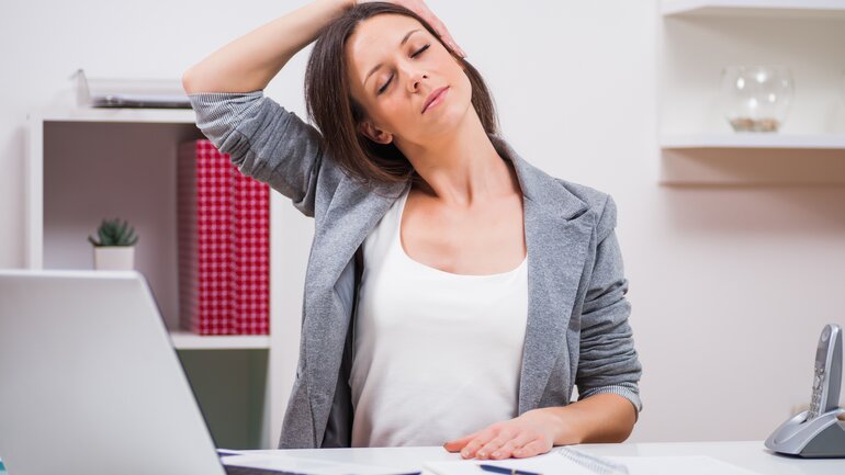 Tinnitus-Ursachen? HWS-Probleme