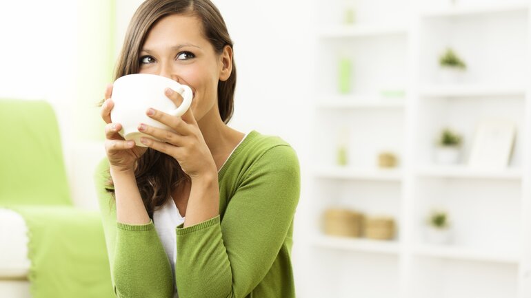 Tee trinken gegen ständiges Frieren