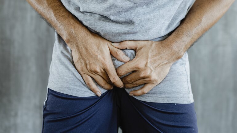 Hodenschmerzen strahlen oft in den Unterbauch aus