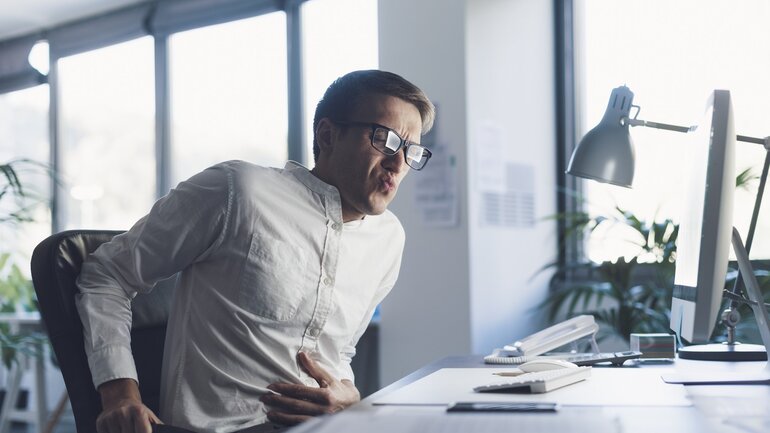 Stress kann Unterbauchschmerzen verursachen