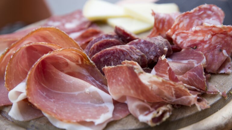 Kein fettes Fleisch und Wurst bei hohem Cholesterin