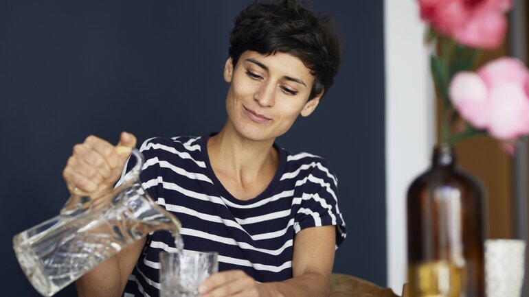 Viel trinken bei Verstopfung als Hausmittel
