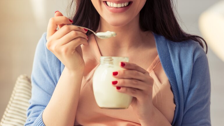 Joghurt ist ein Hausmittel bei Verstopfung