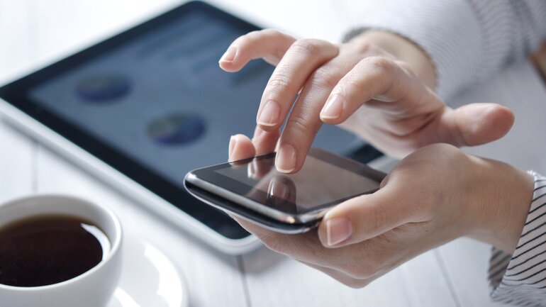 Wie lange überleben Viren auf Touchscreens?