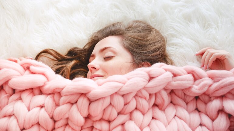 Ausreichend schlafen bei Winterblues